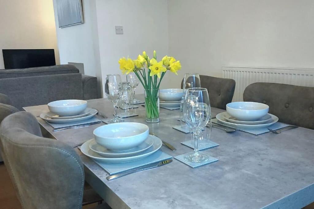 Stylish Apartment In City Centre With Parking Preston  Exteriér fotografie